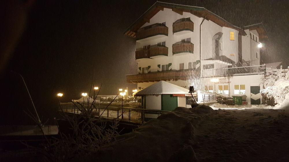 Hotel Hahnbaum St. Johann im Pongau Exterior foto