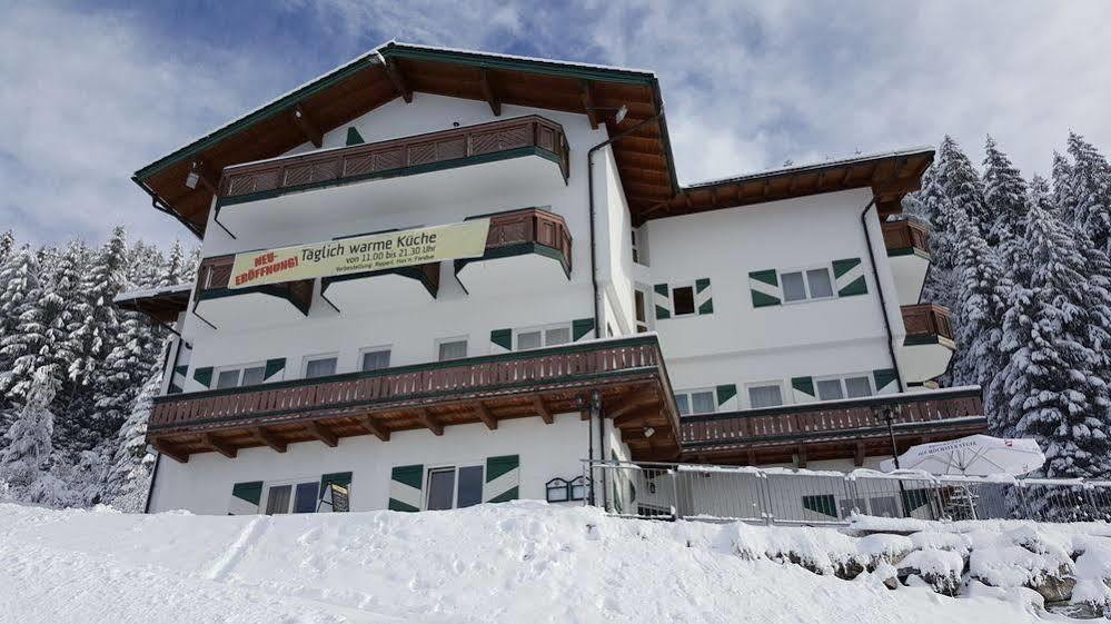 Hotel Hahnbaum St. Johann im Pongau Exterior foto