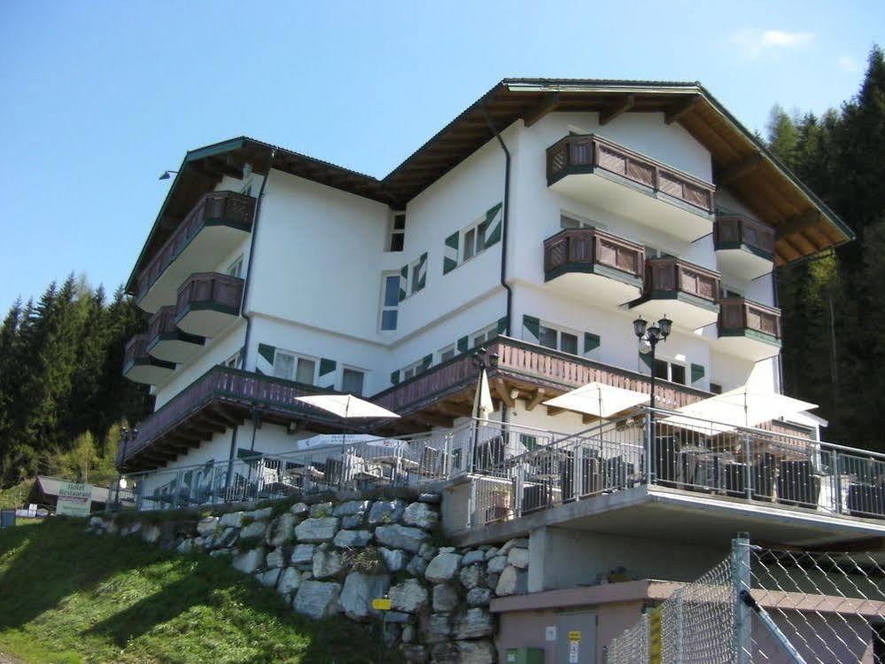 Hotel Hahnbaum St. Johann im Pongau Exterior foto