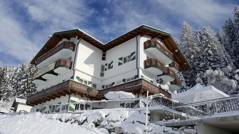 Hotel Hahnbaum St. Johann im Pongau Exterior foto